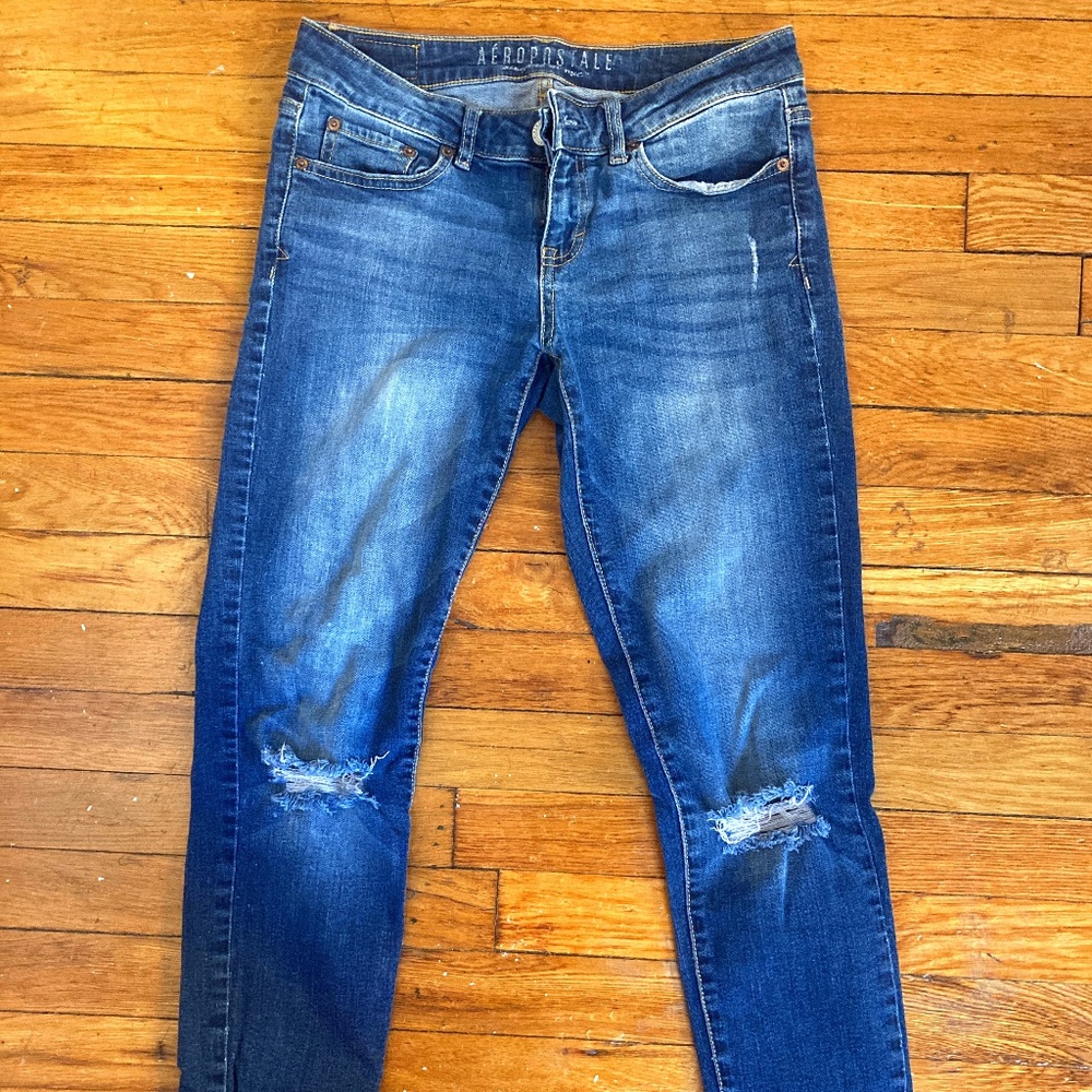 Medium Wash Ripped Jegging